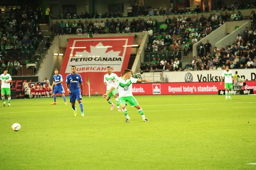A PETRO-CANADA A WOLFSBURG FOOTBALLCLUB Hivatalos Partnere